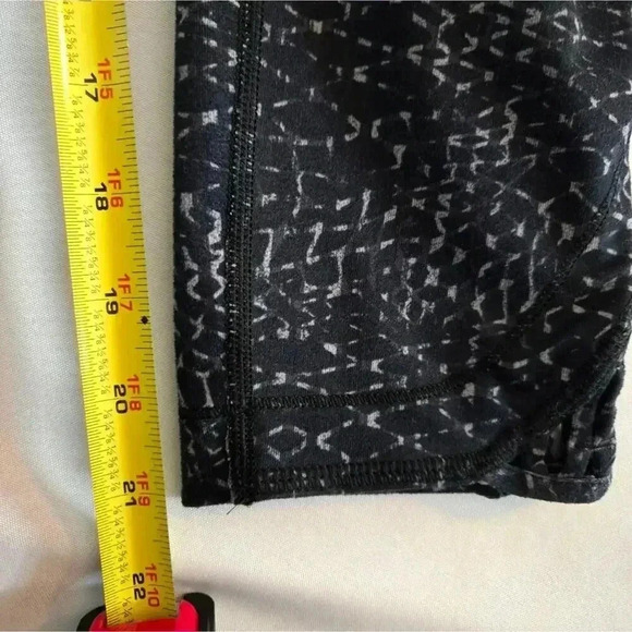 Lululemon True Self Crop II Samba Snake Battleship Blk Leggings size 6 - Picture 4 of 8